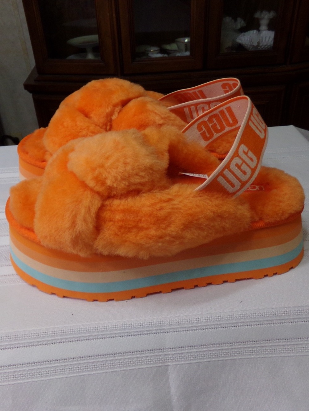 NWOB UGG All Fluffed Up Knoty Tangerine Platform Slippers Size Women’s US 8